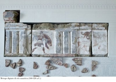 Metope con didascalia Metope con didascalia
